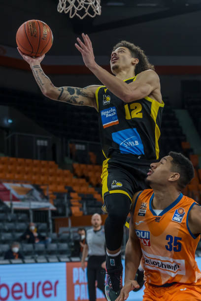 但在替补阵 但在替补阵