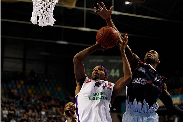 而年轻的新 而年轻的新