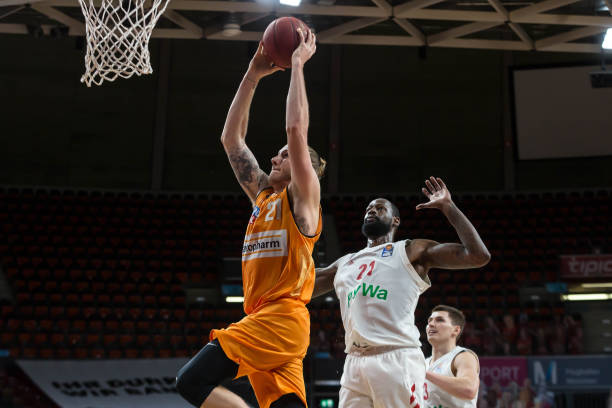 的韧性和防 的韧性和防